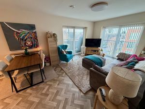 Lounge- click for photo gallery